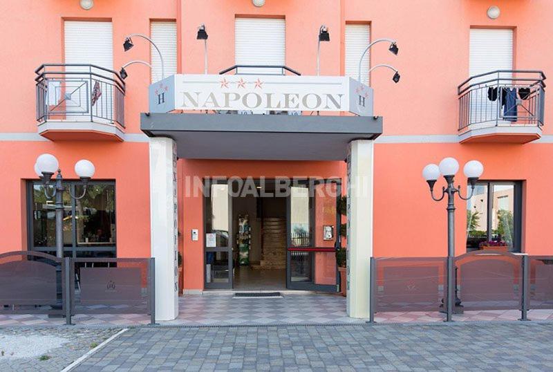 Hotel Napoleon San Mauro Mare Exteriör bild