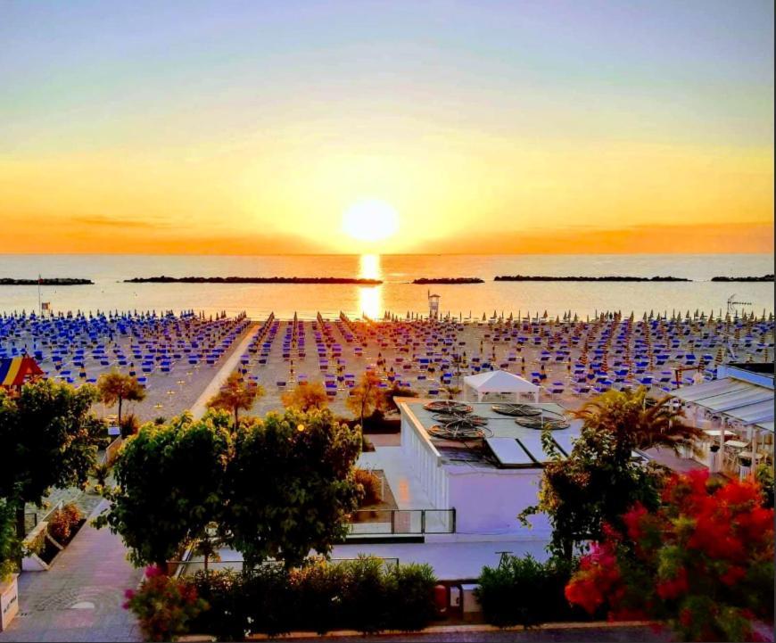 Hotel Napoleon San Mauro Mare Exteriör bild