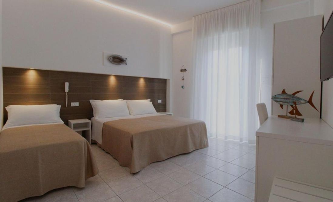 Hotel Napoleon San Mauro Mare Exteriör bild